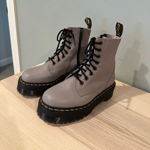 Dr Martens jadon III pisa leather gray